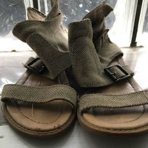 comfy stylish sandals *blowfish size 6